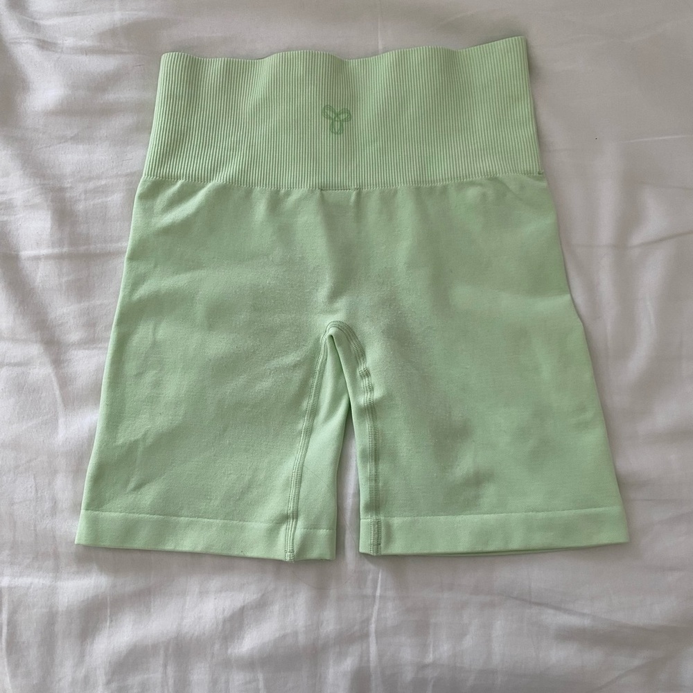 TNA biker shorts